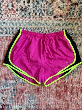 NIKE HOT PINK RUNNING SHORTS
